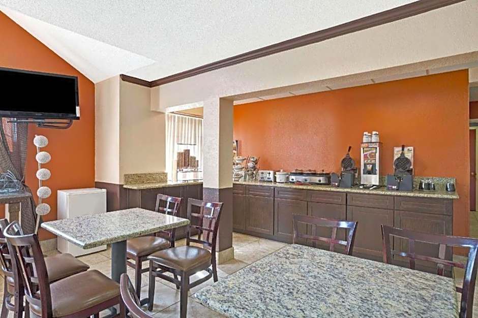 Microtel Inn & Suites By Wyndham Houston