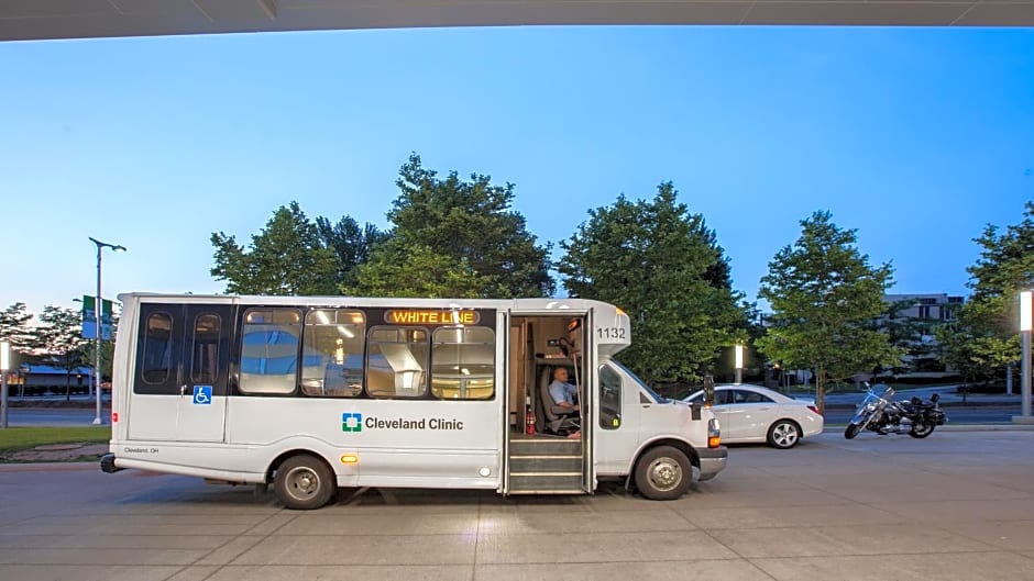 Holiday Inn Cleveland Clinic, an IHG Hotel