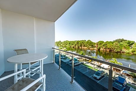 Cape Crossing Resort & Marina