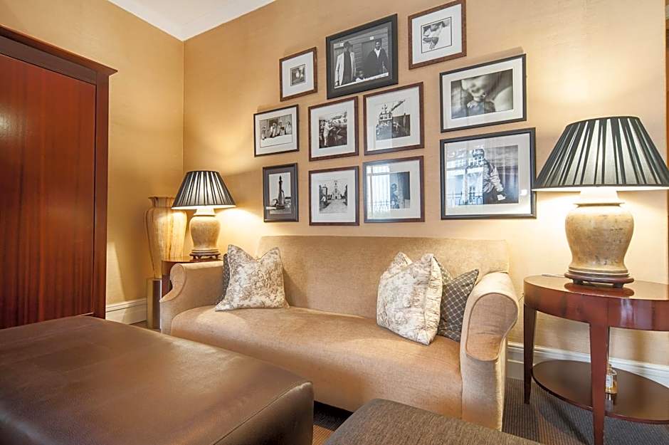 Quarters Hotel