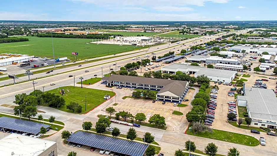 Days Inn by Wyndham McKinney