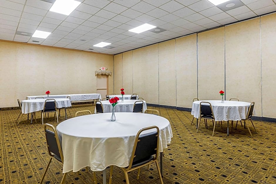 Quality Inn & Suites Coldwater near I-69