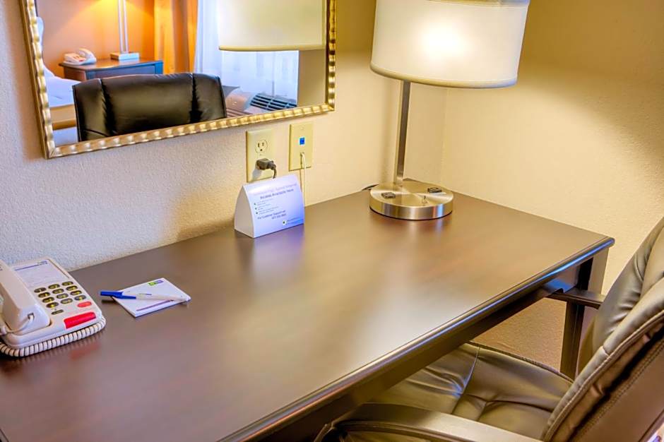 Holiday Inn Express and Suites Granbury By IHG