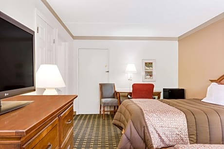 1 Double Bed Mobility Accessible Room Non-Smoking