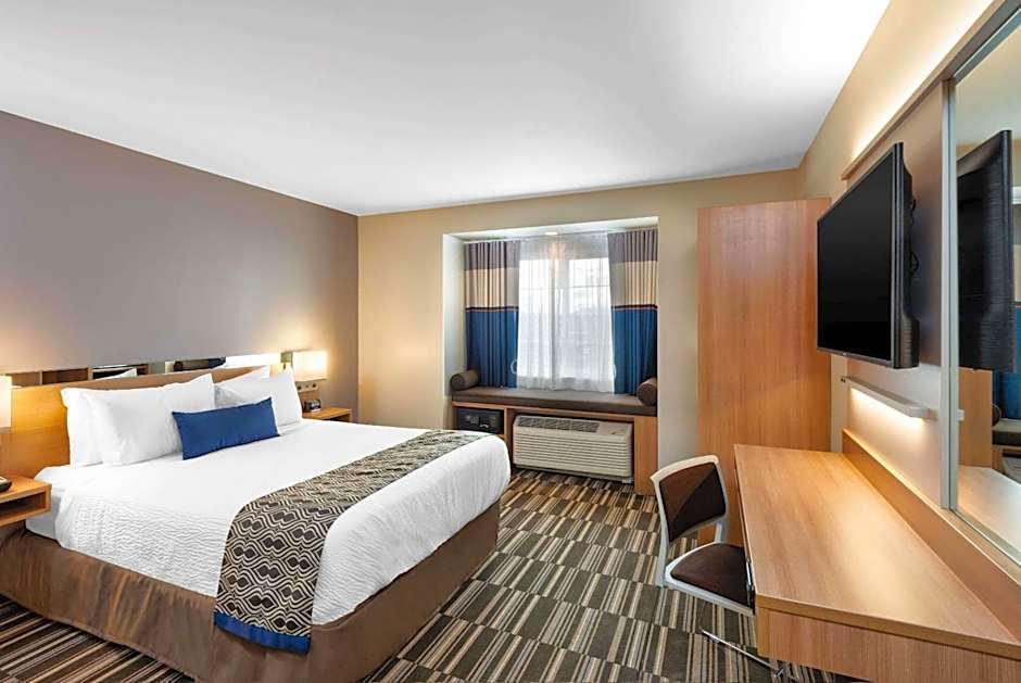 Microtel Inn & Suites by Wyndham Farmington