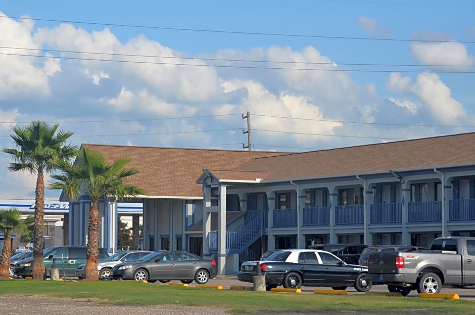 Travelers Inn