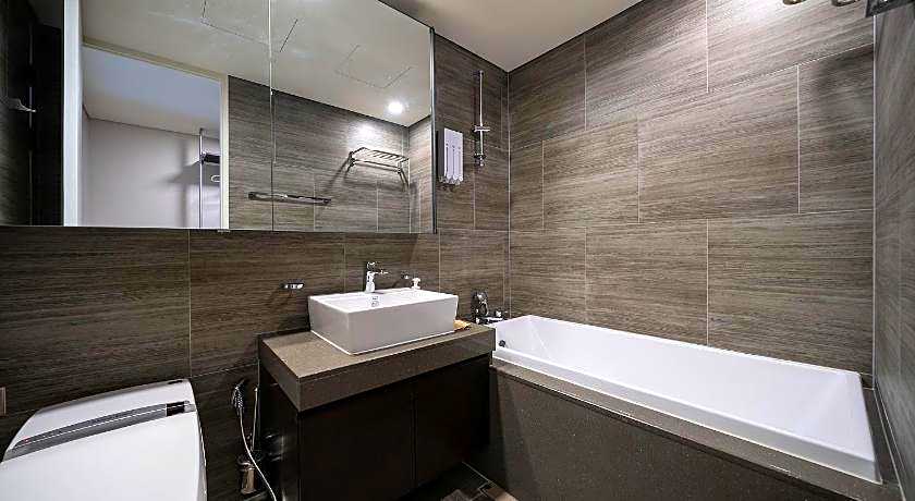 UH FLAT SIGNATURE DAEGU 