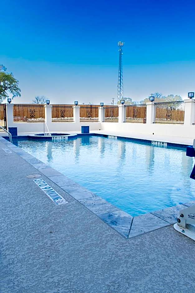 Holiday Inn Express Glen Rose By IHG