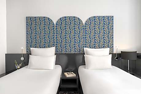 Classic Room with 2 single beds