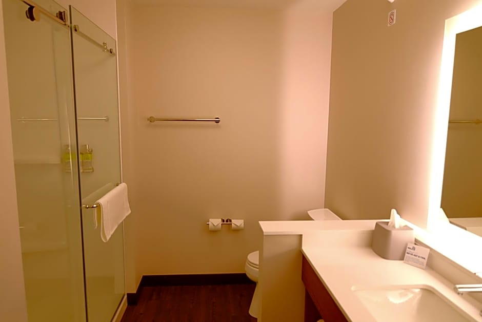 Holiday Inn Express & Suites Onalaska - La Crosse Area By IHG