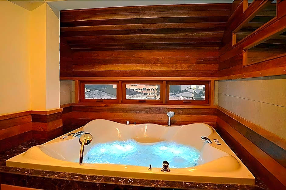 Metro Hotel & Spa