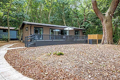 Woolverstone Marina and Lodge Park