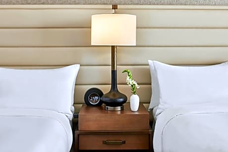 Queen Room with Two Queen Beds - Hearing Accessible