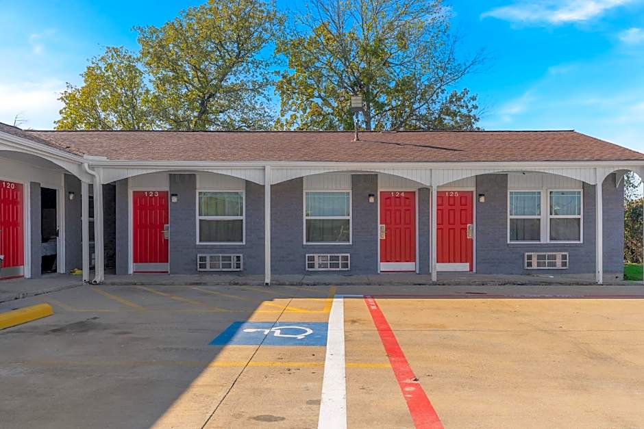 Golden Inn Dallas by Hotel O