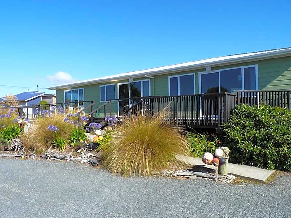 Kaka Point Motels