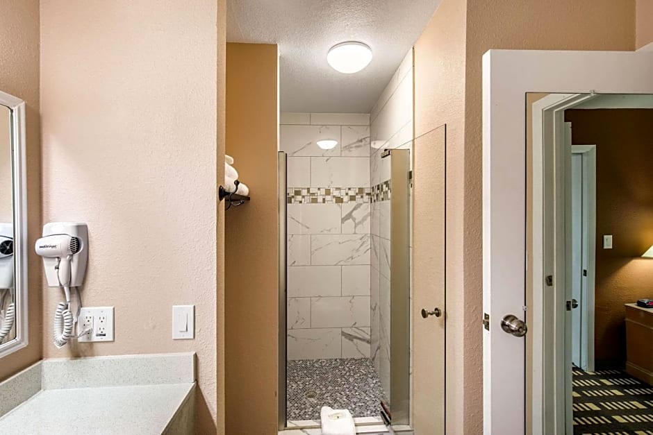 Quality Inn & Suites Plano
