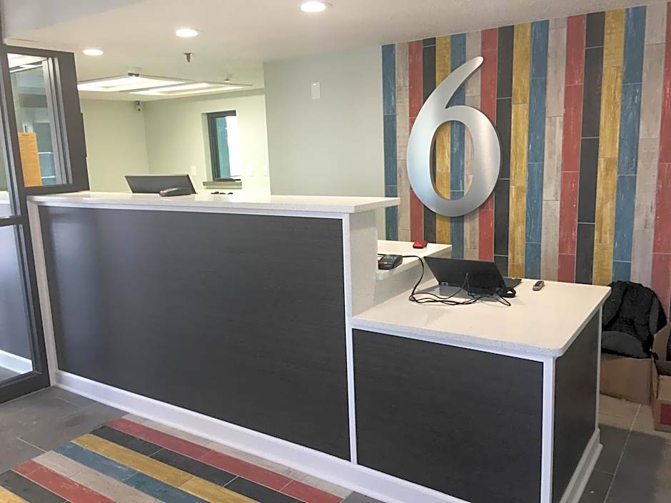 Motel 6-Burnsville, MN