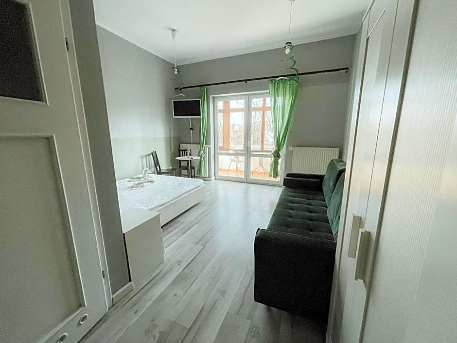 Foto 1 dari 8 — 1 Queen Bed, Balcony