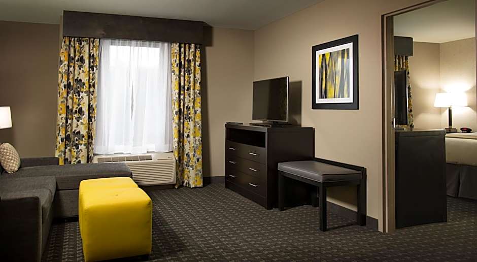 Holiday Inn Express and Suites Madison Central By IHG