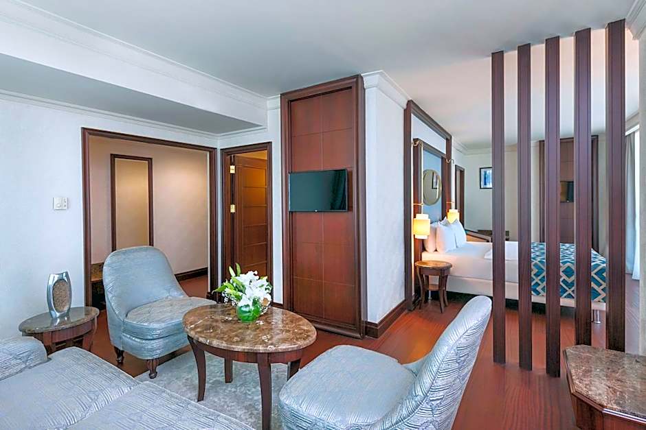 Photo 1 of 5 of Junior 1 Queen Bed Suite