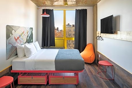 Queen Room