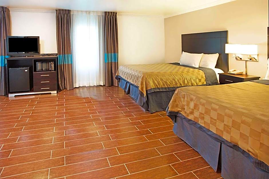 Travelodge by Wyndham Ocean Front