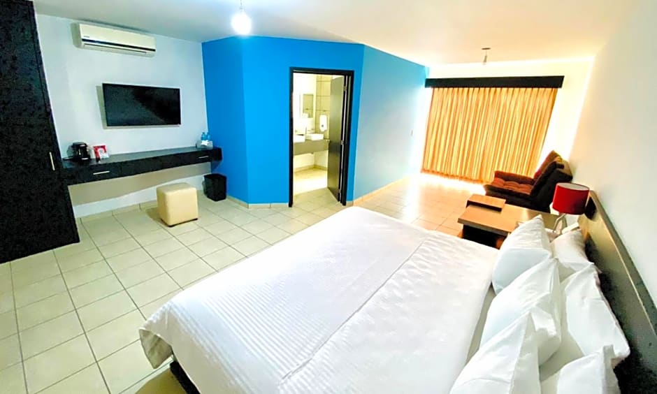 Hotel Suites del Real