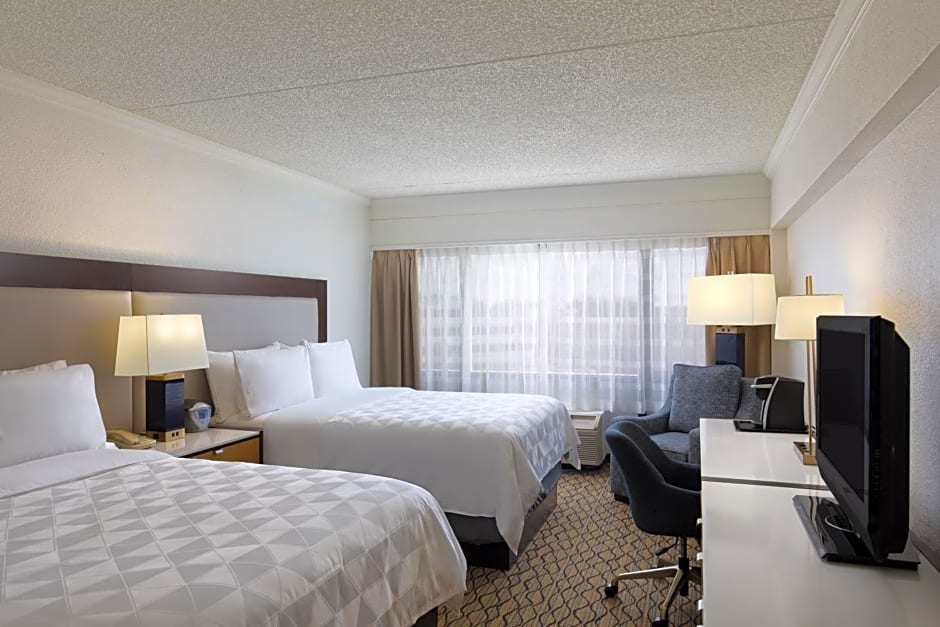 Holiday Inn Clark - Newark, an IHG Hotel