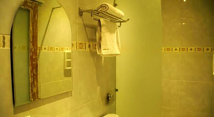 Sugiras Living Guest House
