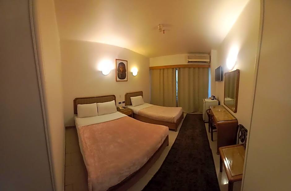 New Pola Hotel