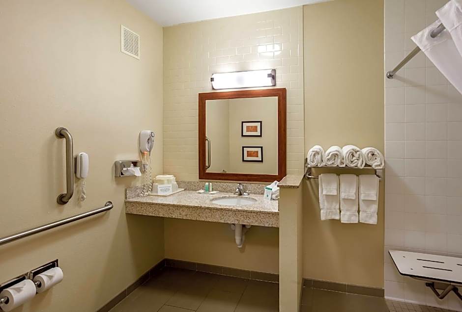 Comfort Suites Lincoln North
