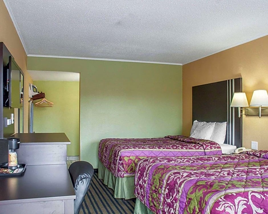 Amherst Inn & Suites