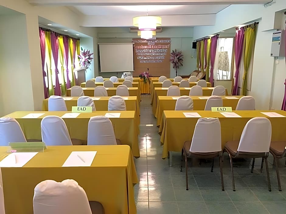 Khanom Golden Beach Hotel