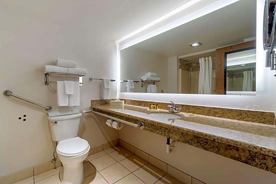 Best Western Plus Harbor Plaza And Conference Center