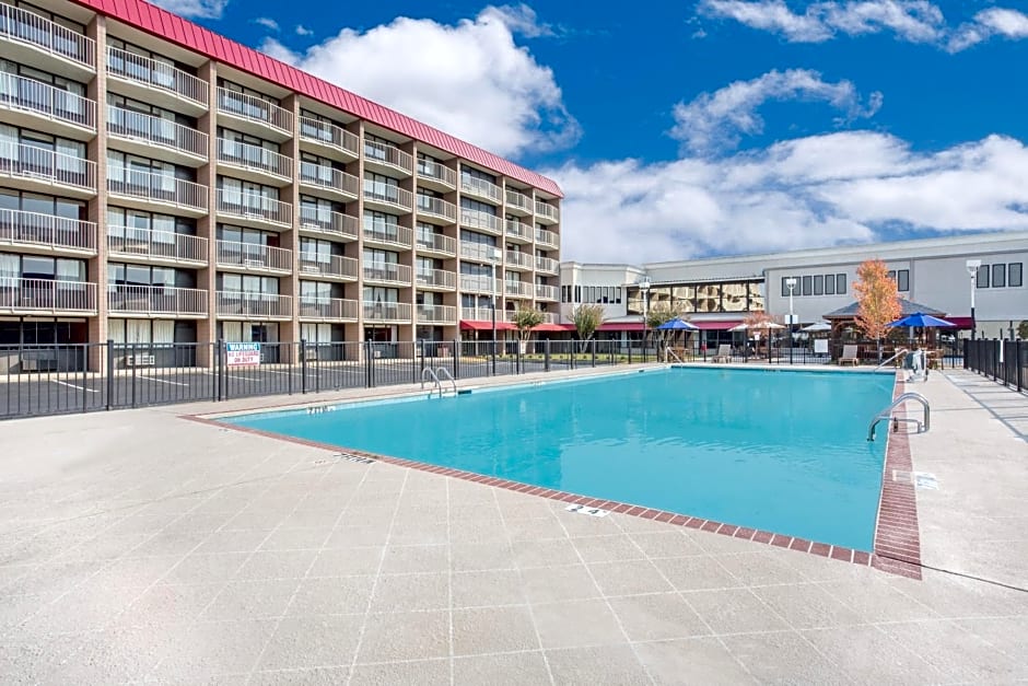 Baymont Inn & Suites Fayetteville Fort Bragg