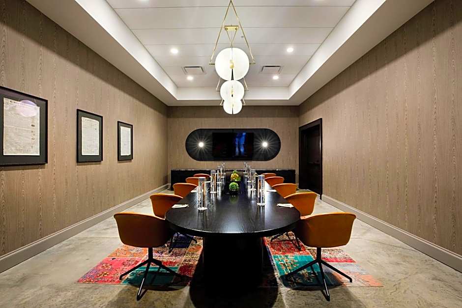 Cyrus Hotel, Topeka, A Tribute Portfolio Hotel