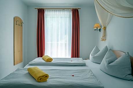 One-Bedroom Apartment with Balcony