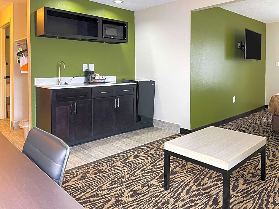 Quality Inn & Suites Clemmons I-40