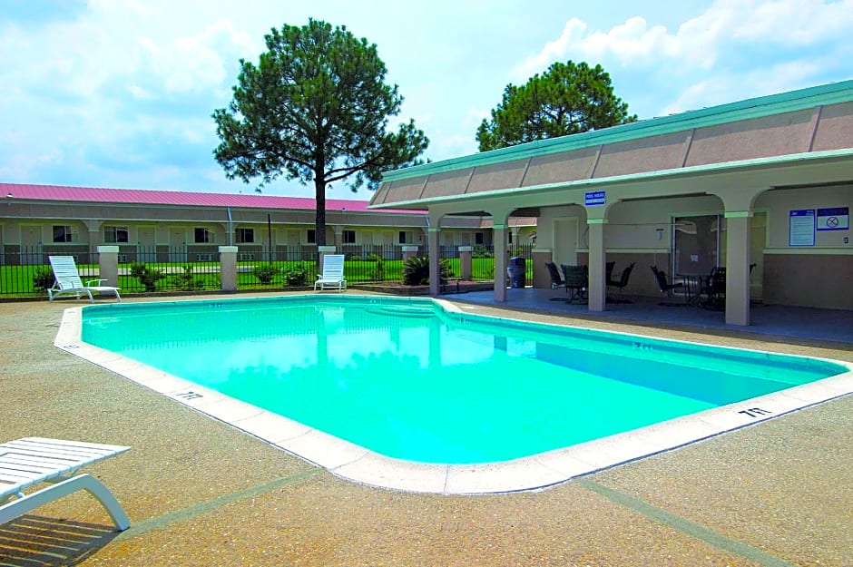 Americas Best Value Inn & Suites-College Station