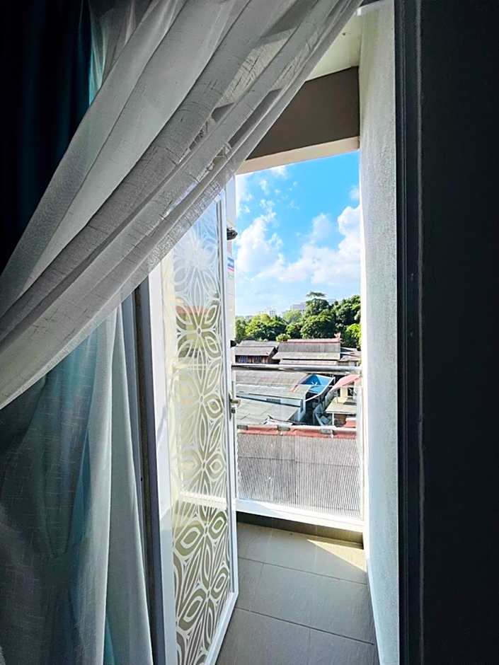 Alexis KT Roomstay