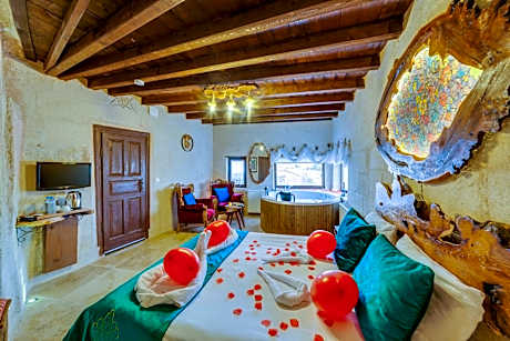 Deluxe Suite with Spa Bath