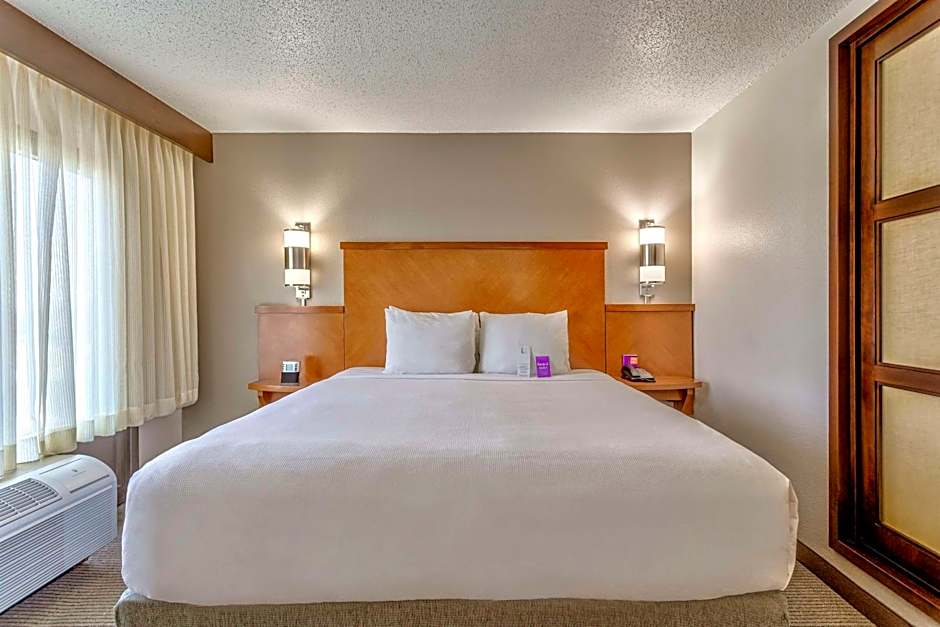 Hyatt Place Overland Park Convention Center