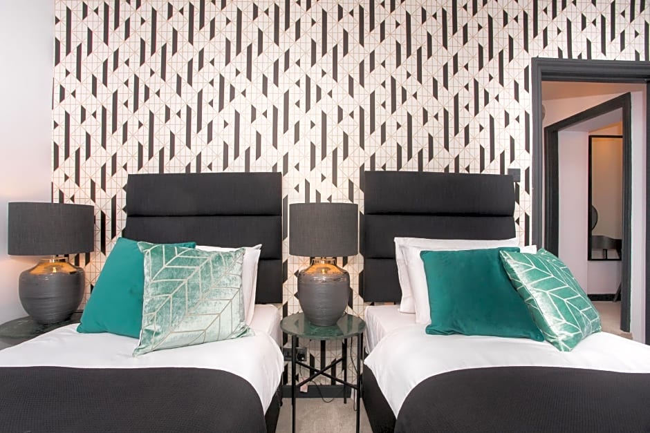 Locksbrook Lodge - Hot Tub - Spacious Outdoor Space