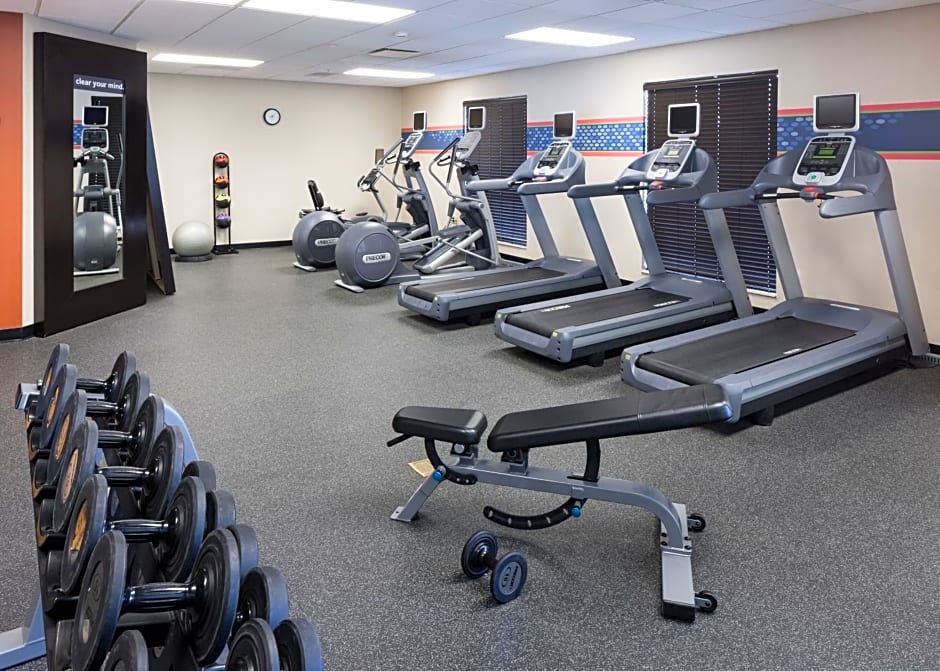 Hampton Inn & Suites Omaha-Downtown