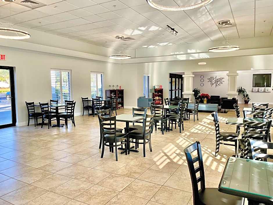 Days Inn & Suites by Wyndham Lakeland