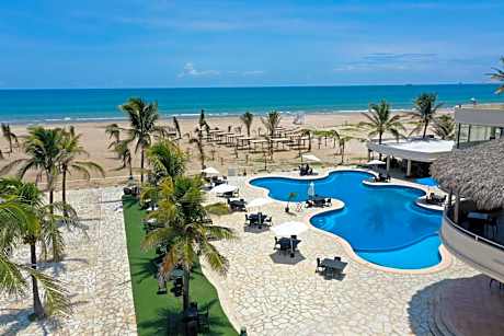 Hotel Arenas Del Mar Resort