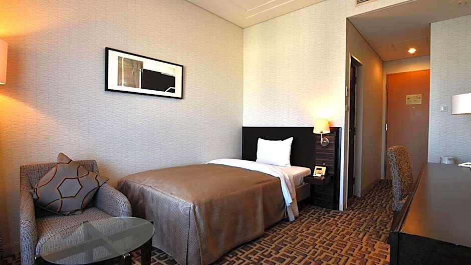 Okura Chiba Hotel