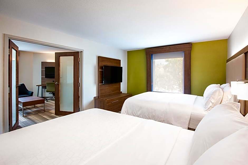 Holiday Inn Express & Suites Saskatoon By IHG