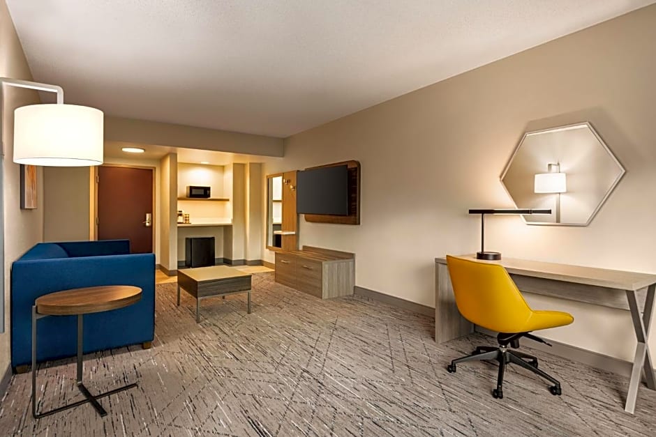 Holiday Inn Express & Suites Mobile West - I-10 By IHG