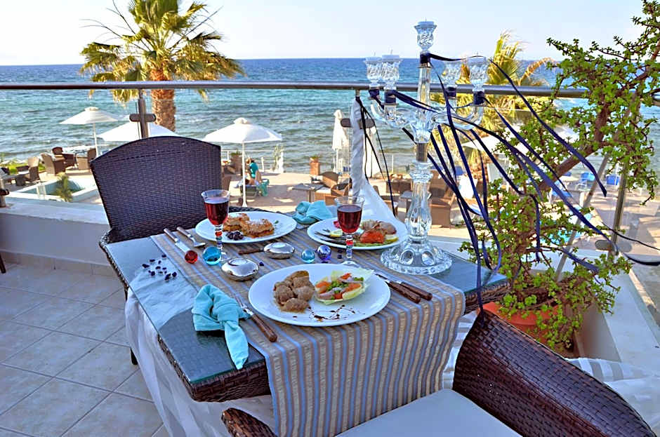 Belussi Beach Hotel & Suites